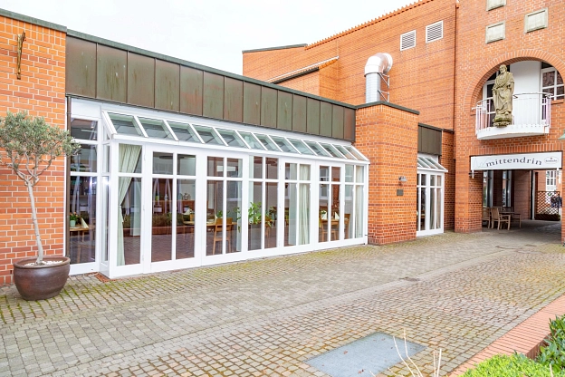 Bürgerhaus/mittendrin Ausschreibung Außenterasse