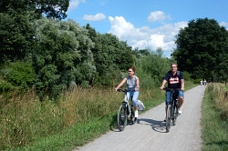 Fahrradfahrer an der Ems Stadtradeln in Telgte